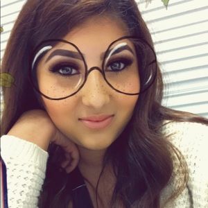 Meet your Posher, Vanessa